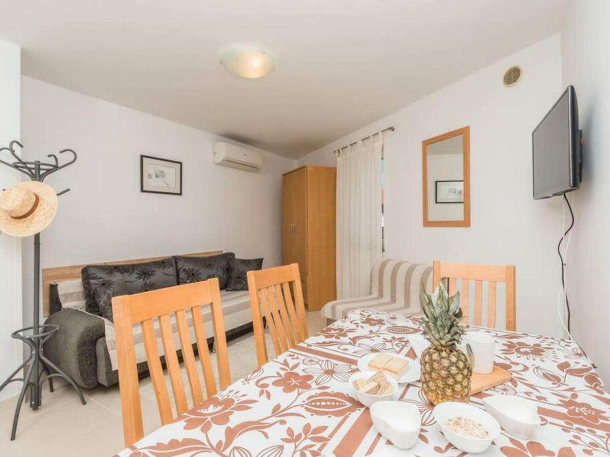 Apartment F-4 Klimno Luaran gambar