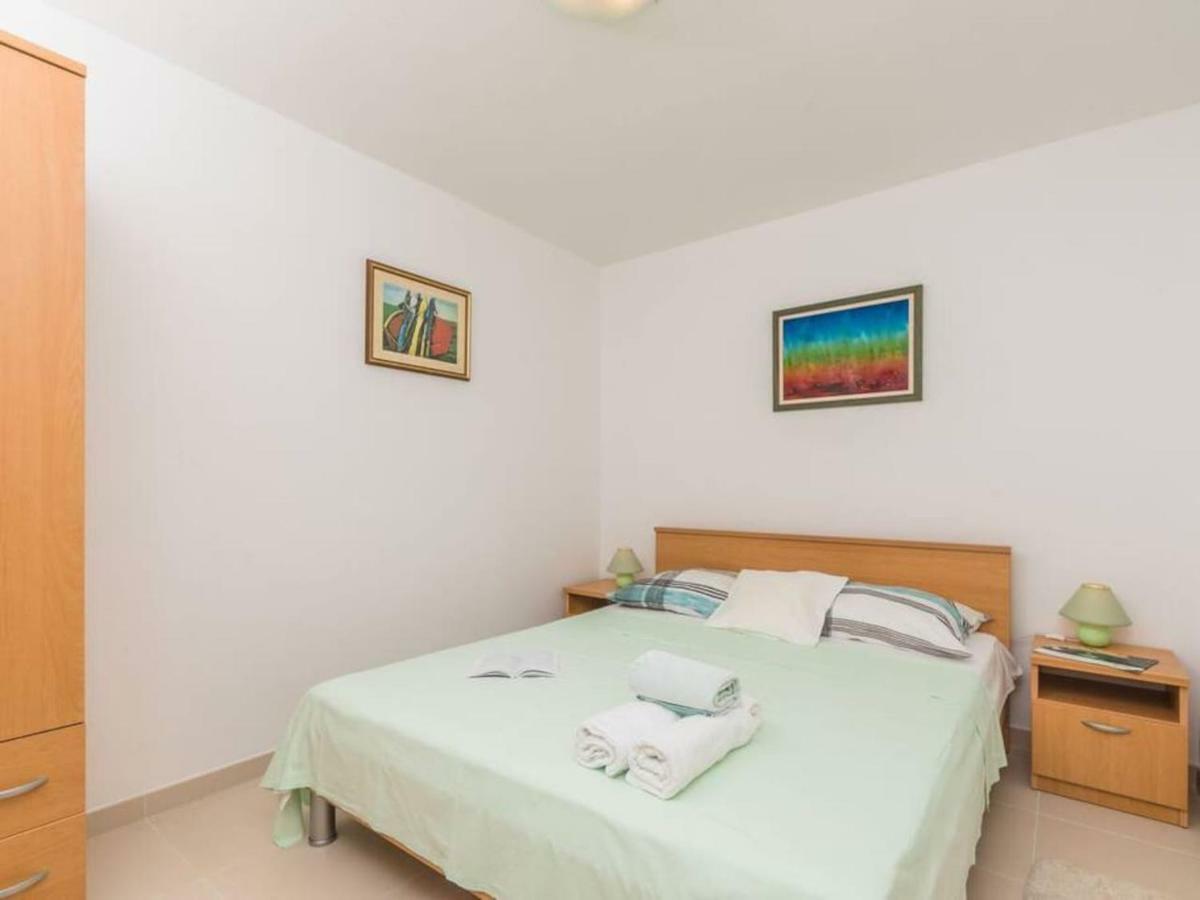 Apartment F-4 Klimno Luaran gambar