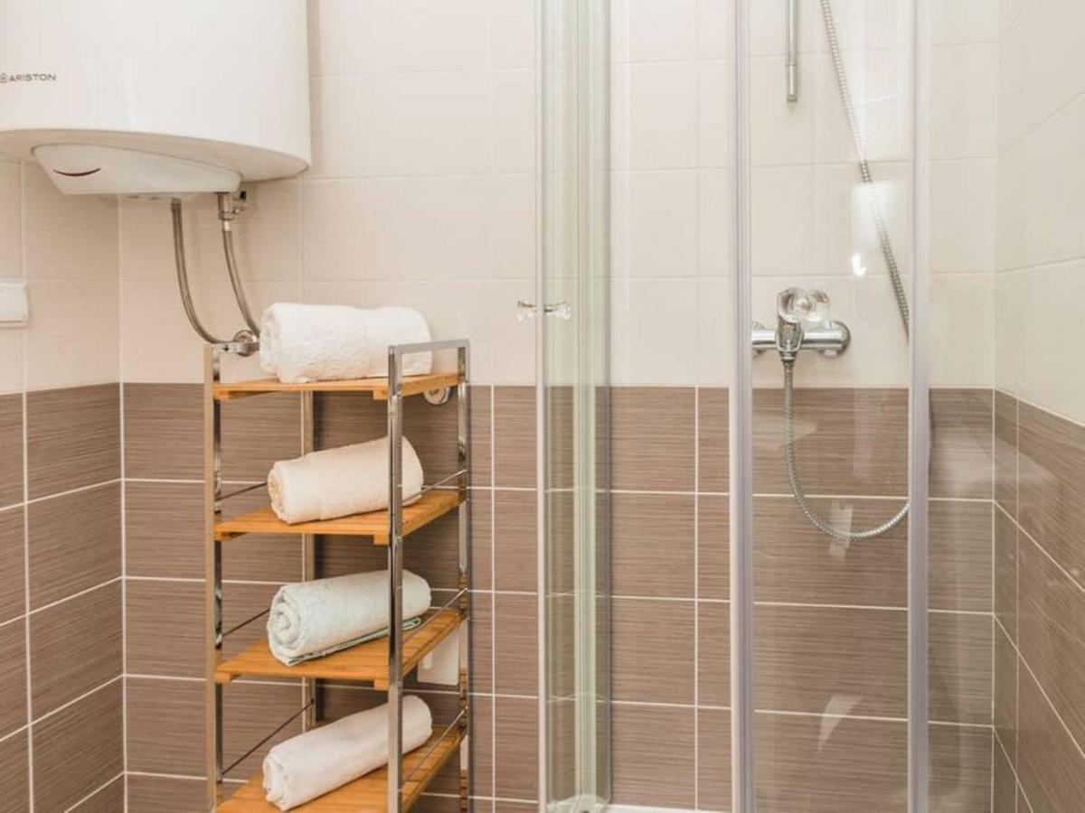 Apartment F-4 Klimno Luaran gambar